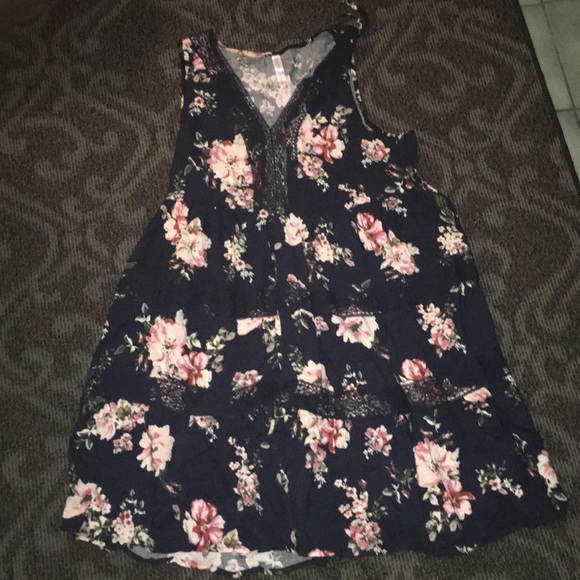 Navy Floral Dress size Medium - Picture 1 of 4
